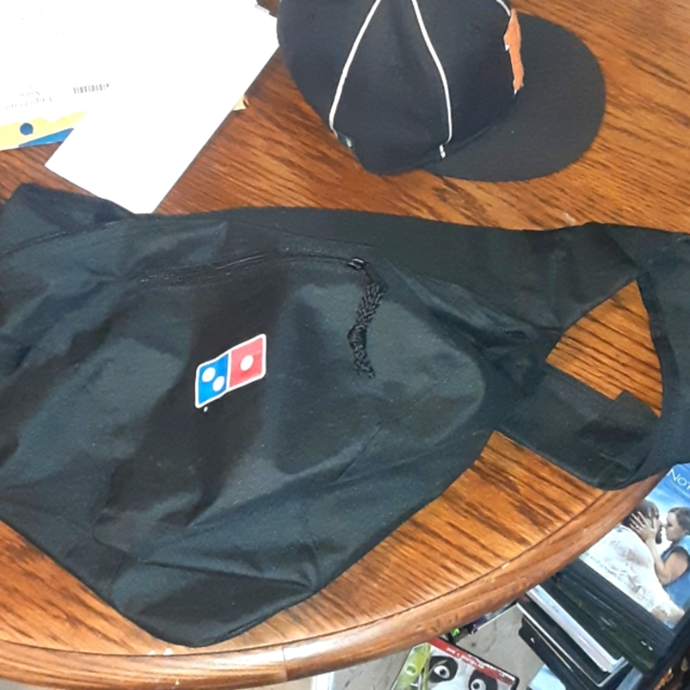 DOMINO'S PIZZA EMPLOYEE BACKPACK in MINT CONDITION